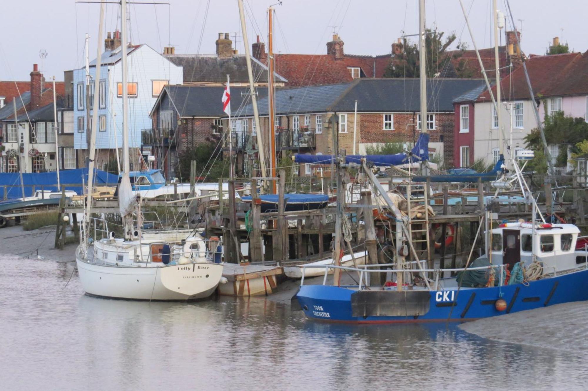Queens Cottage, Wivenhoe Stylish, Plush, Cosy, Convenient & Quirky, 2X Double Bed Period Cottage Plus Patio - 9 Min Walk Train, 4 Min Walk High Street Pubs, Restaurants, Shops Eksteriør billede