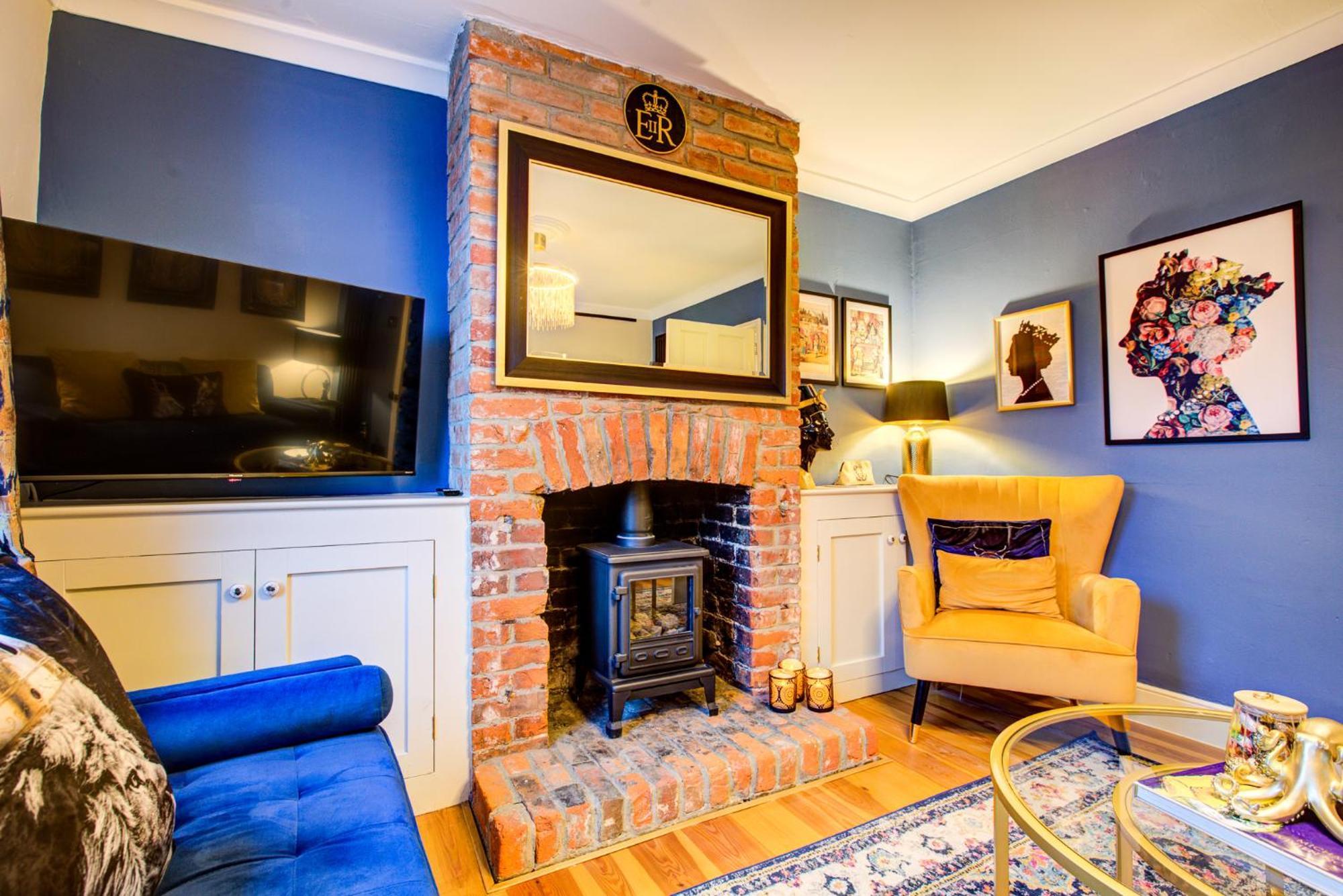 Queens Cottage, Wivenhoe Stylish, Plush, Cosy, Convenient & Quirky, 2X Double Bed Period Cottage Plus Patio - 9 Min Walk Train, 4 Min Walk High Street Pubs, Restaurants, Shops Eksteriør billede