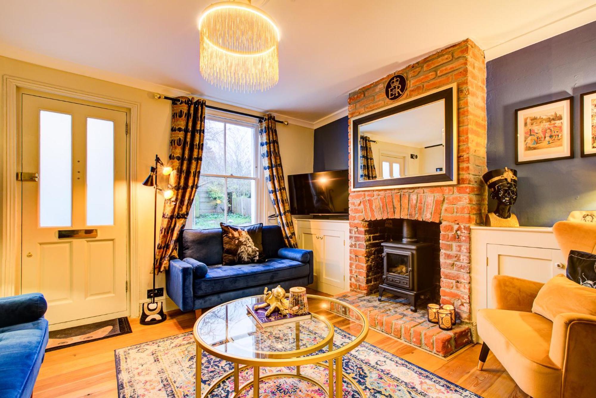 Queens Cottage, Wivenhoe Stylish, Plush, Cosy, Convenient & Quirky, 2X Double Bed Period Cottage Plus Patio - 9 Min Walk Train, 4 Min Walk High Street Pubs, Restaurants, Shops Eksteriør billede